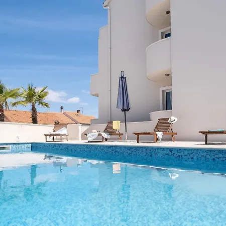 2 Pools-5 By Interhome Apartmán *