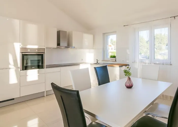 2 Pools-5 By Interhome Apartamento Sutivan